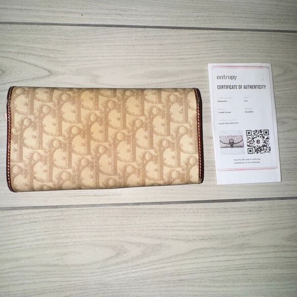 Christian Dior "Romantique" Trotter long bifold wallet with heart charm hardware - Picture 7 of 9